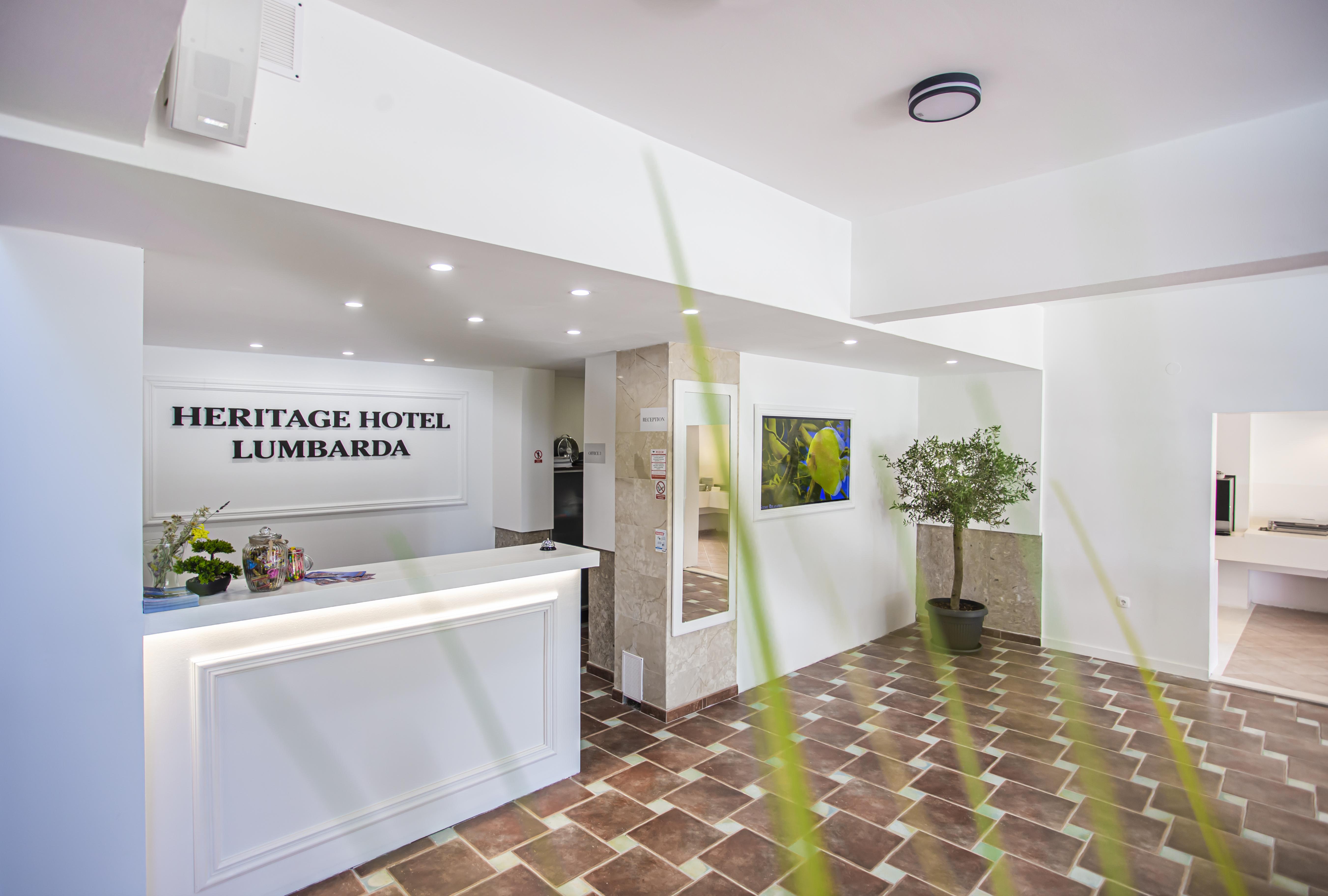Hotel Лумбарда Экстерьер фото